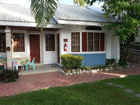 Intosan Beach Resort Rooms: Pictures & Reviews .
